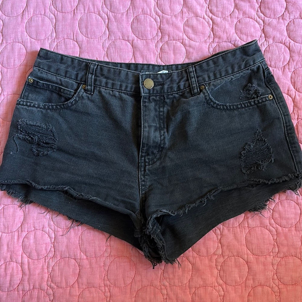 Billabong ripped black shorts